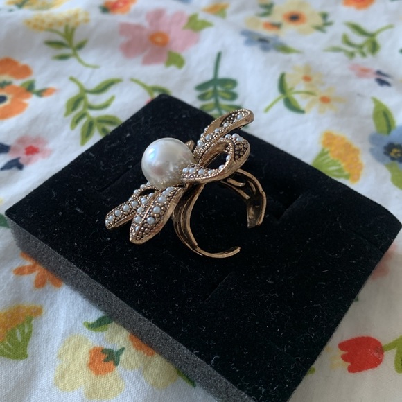 Pearl Flower Ring - Picture 4 of 4